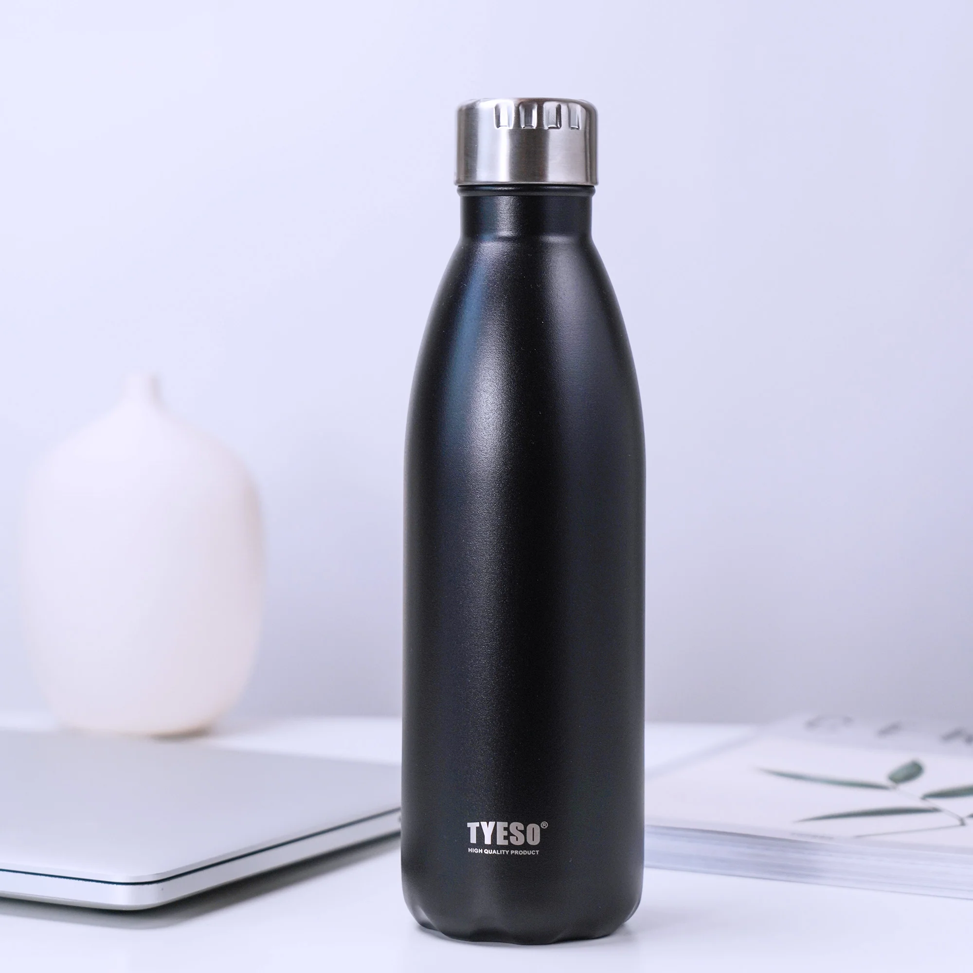 Classic Cola Shaped Fashionable Sports Bottle - Image 4