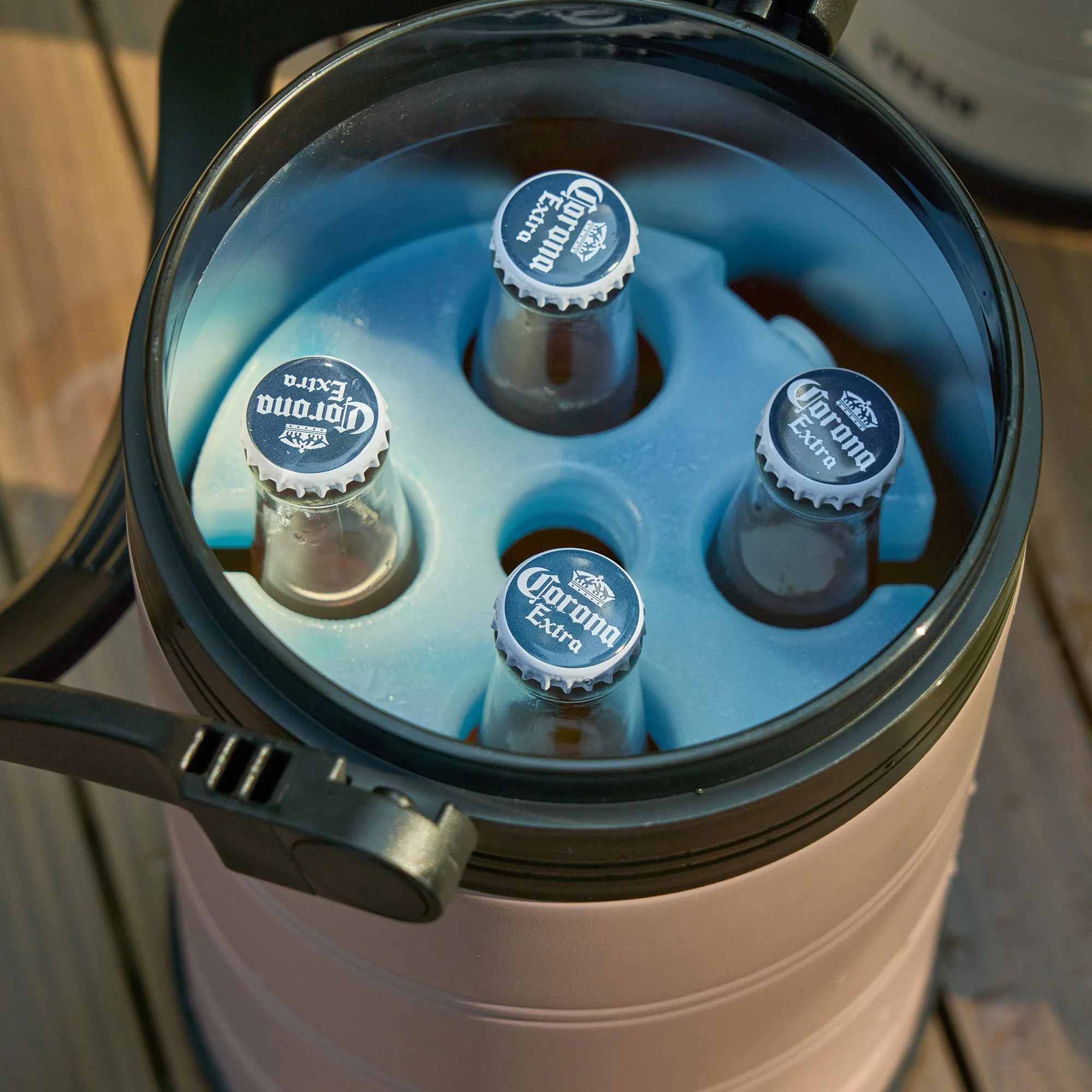 Large Capacity Vacuum Insulated Portable Cooler - Image 15
