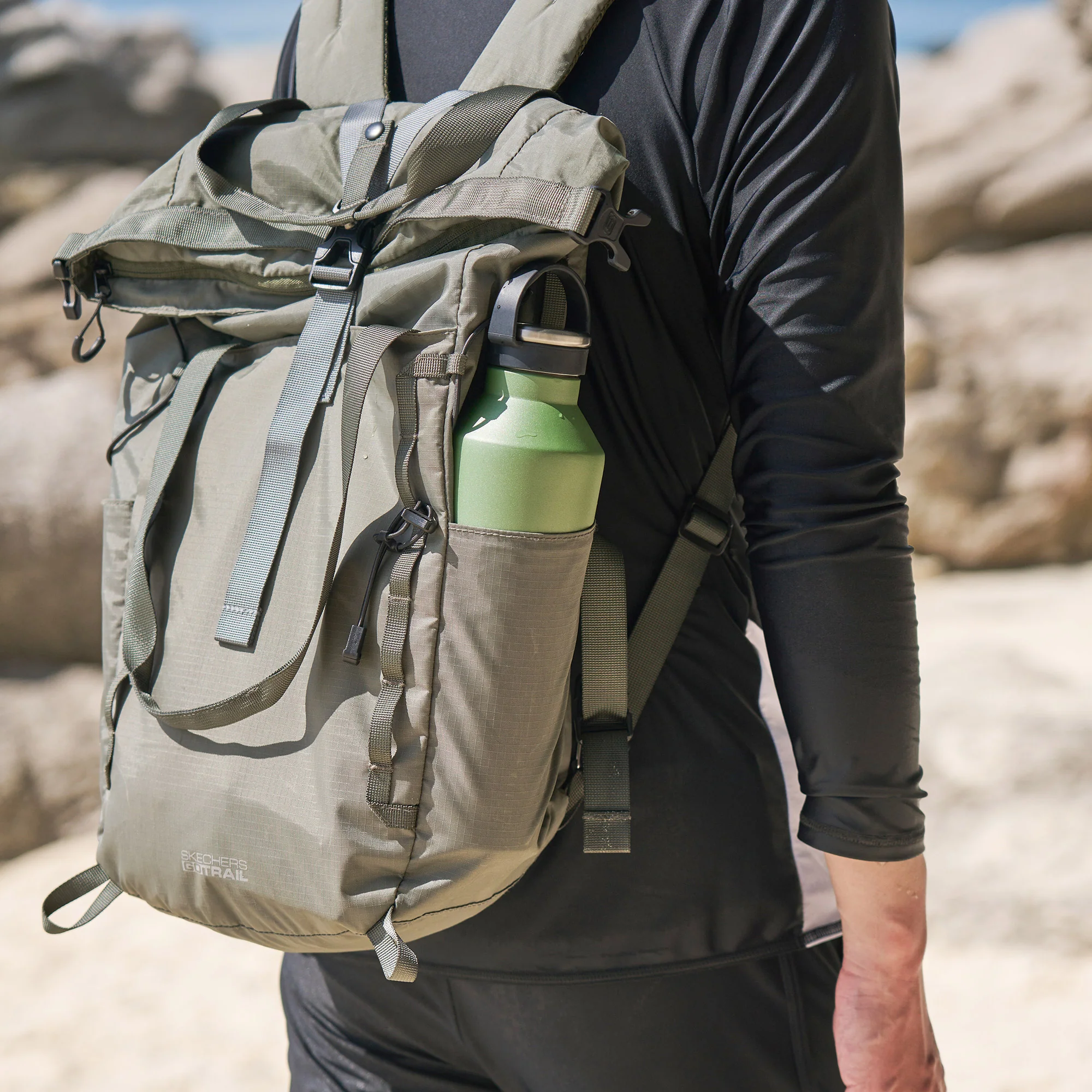 Vacuum Insulated Sports Bottle with Soft Silicone Handle - Image 4